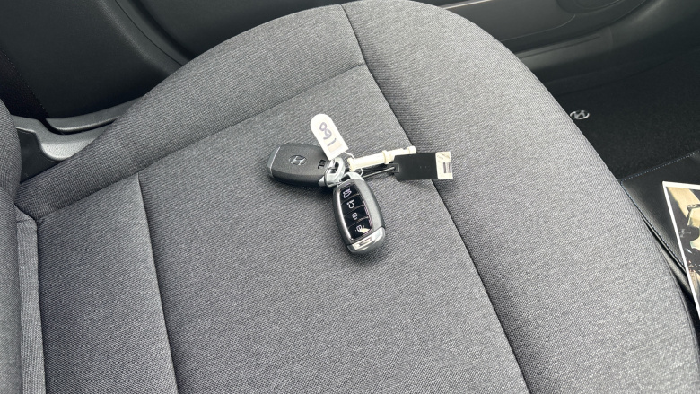 Hyundai INSTER 85kW 02 49kWh 5dr Auto Electric Hatchback